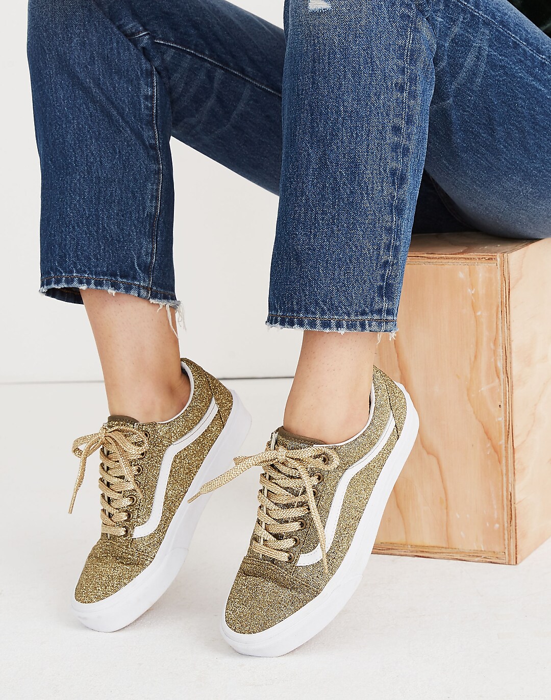 Gold Vans® Skool in Lace-Up Glitter Sneakers Old Unisex
