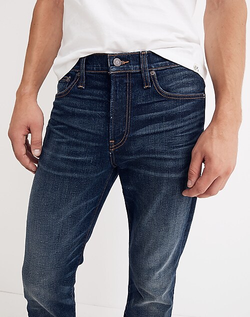 Men's Straight Authentic Flex Jeans in Market Wash