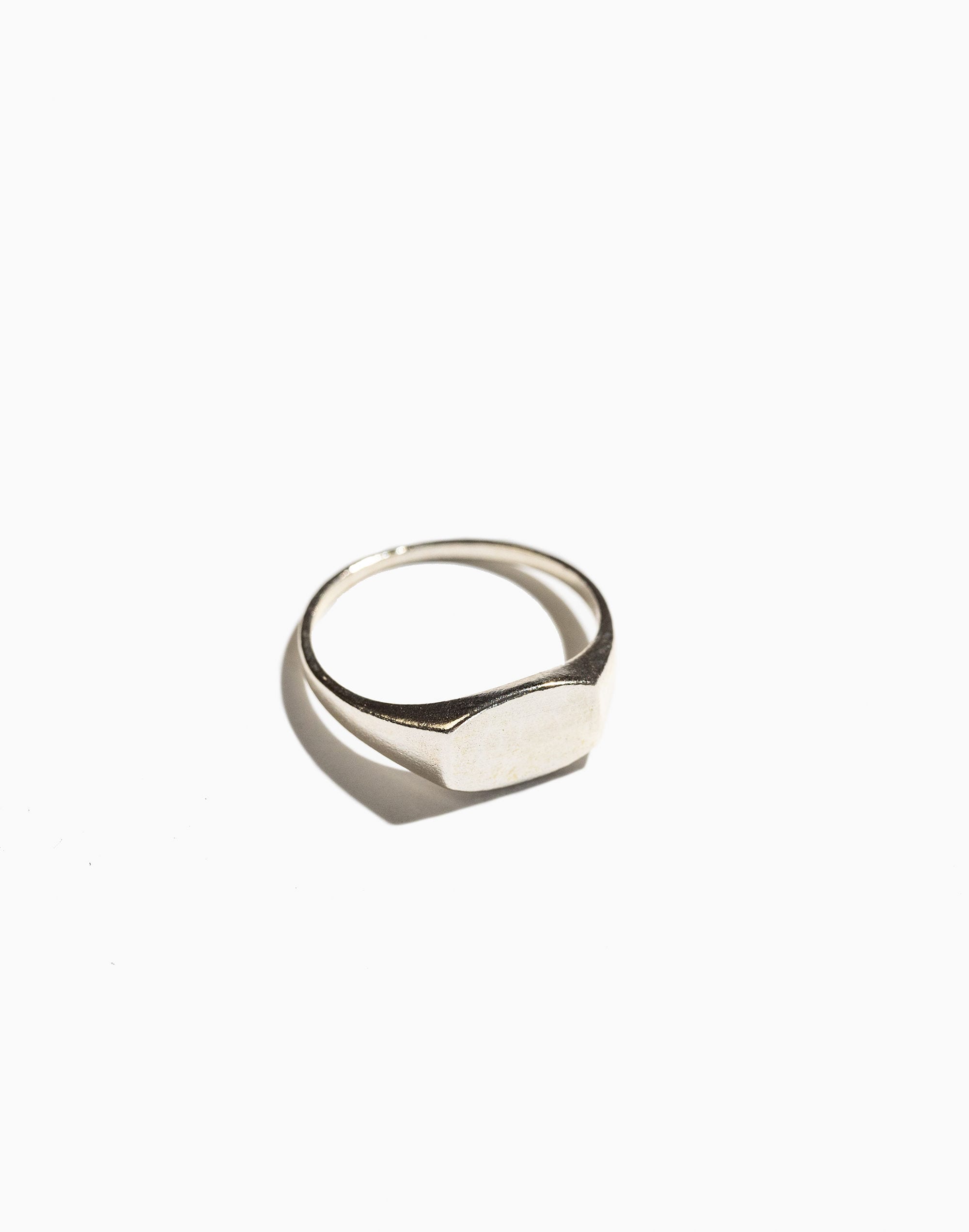 Iris 1956 Jewelry Hammered Minimilist Signet | Madewell