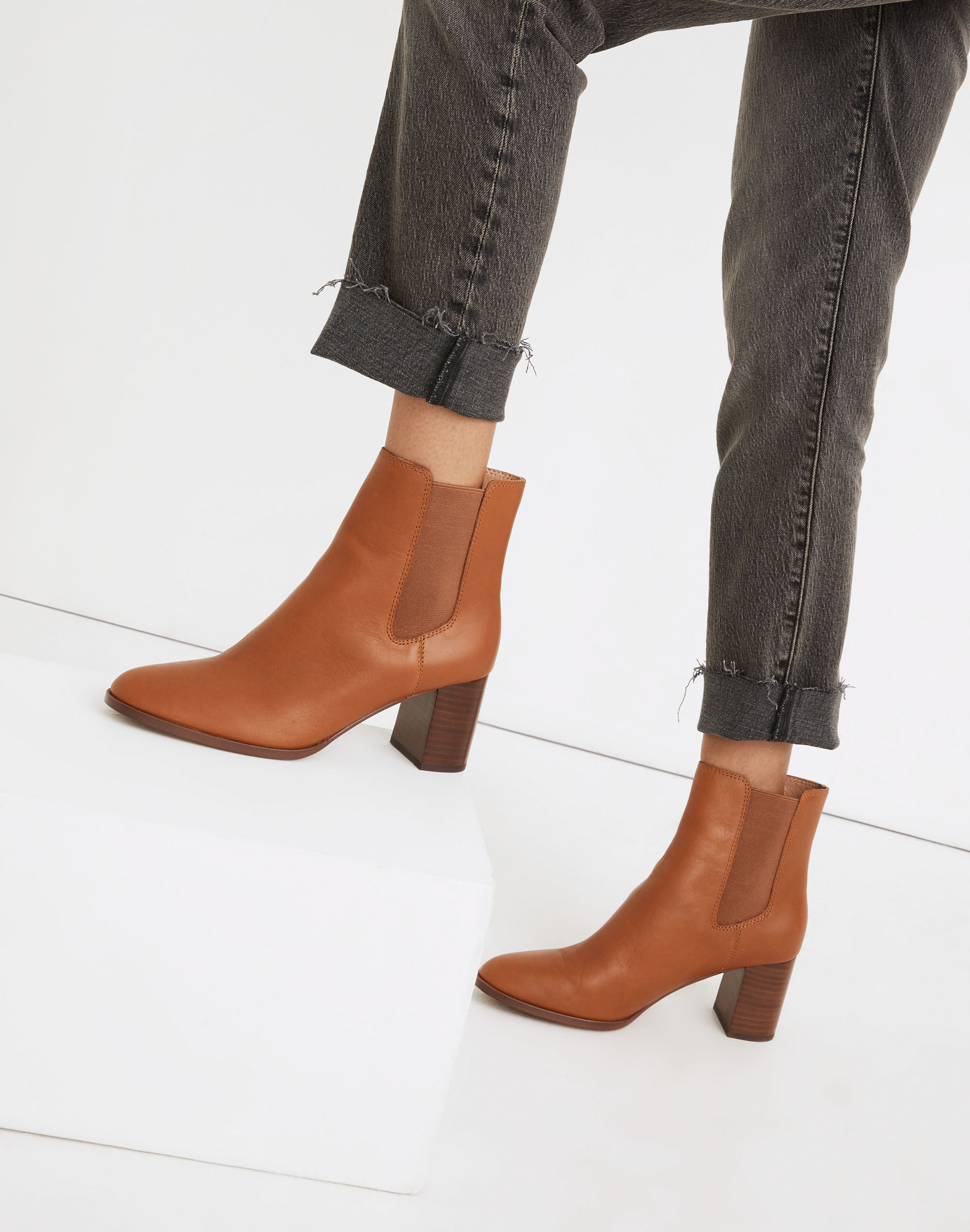 The Laura Chelsea Boot Leather | Madewell