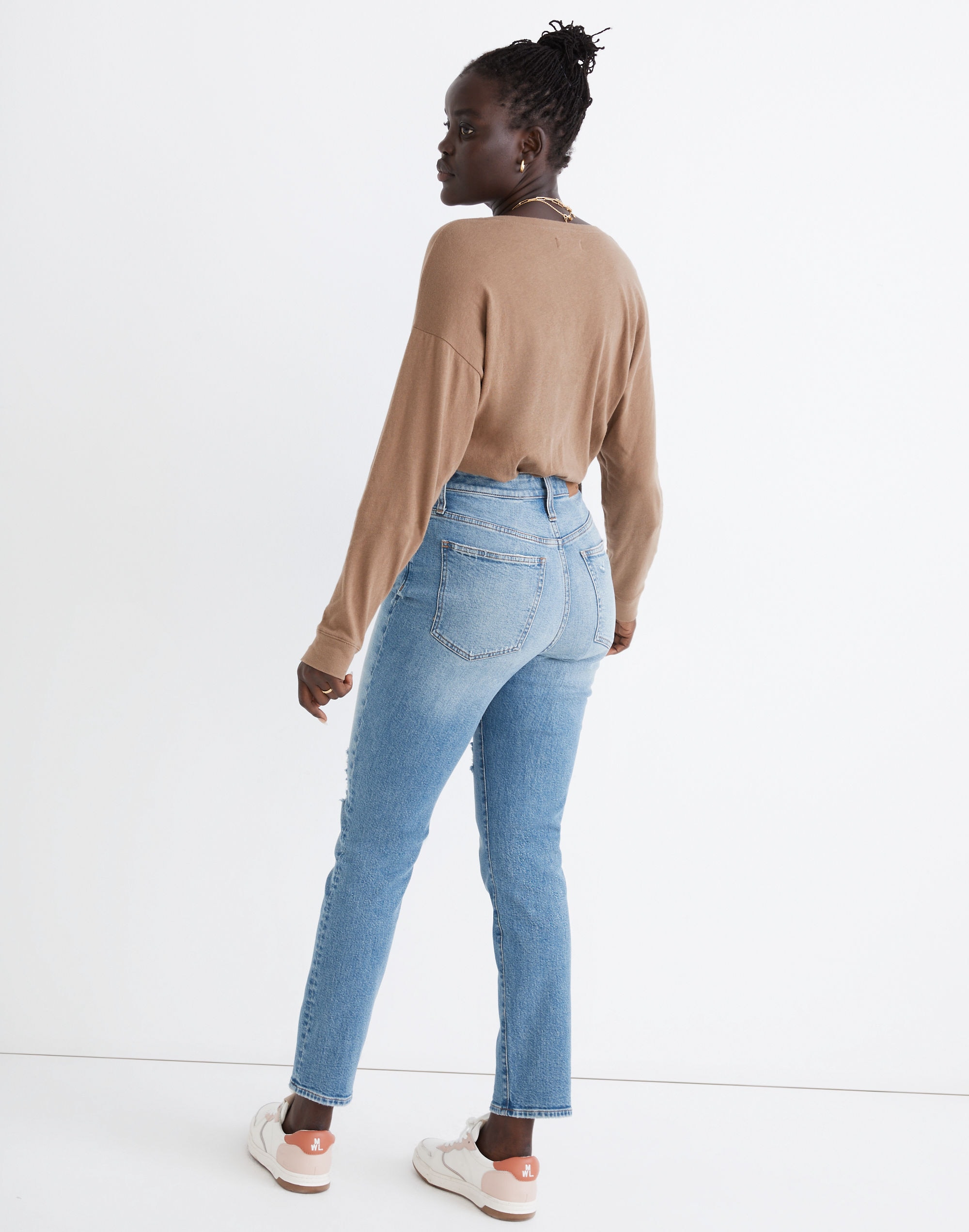 The Petite Curvy Perfect Vintage Jean in Denman Wash: Ripped