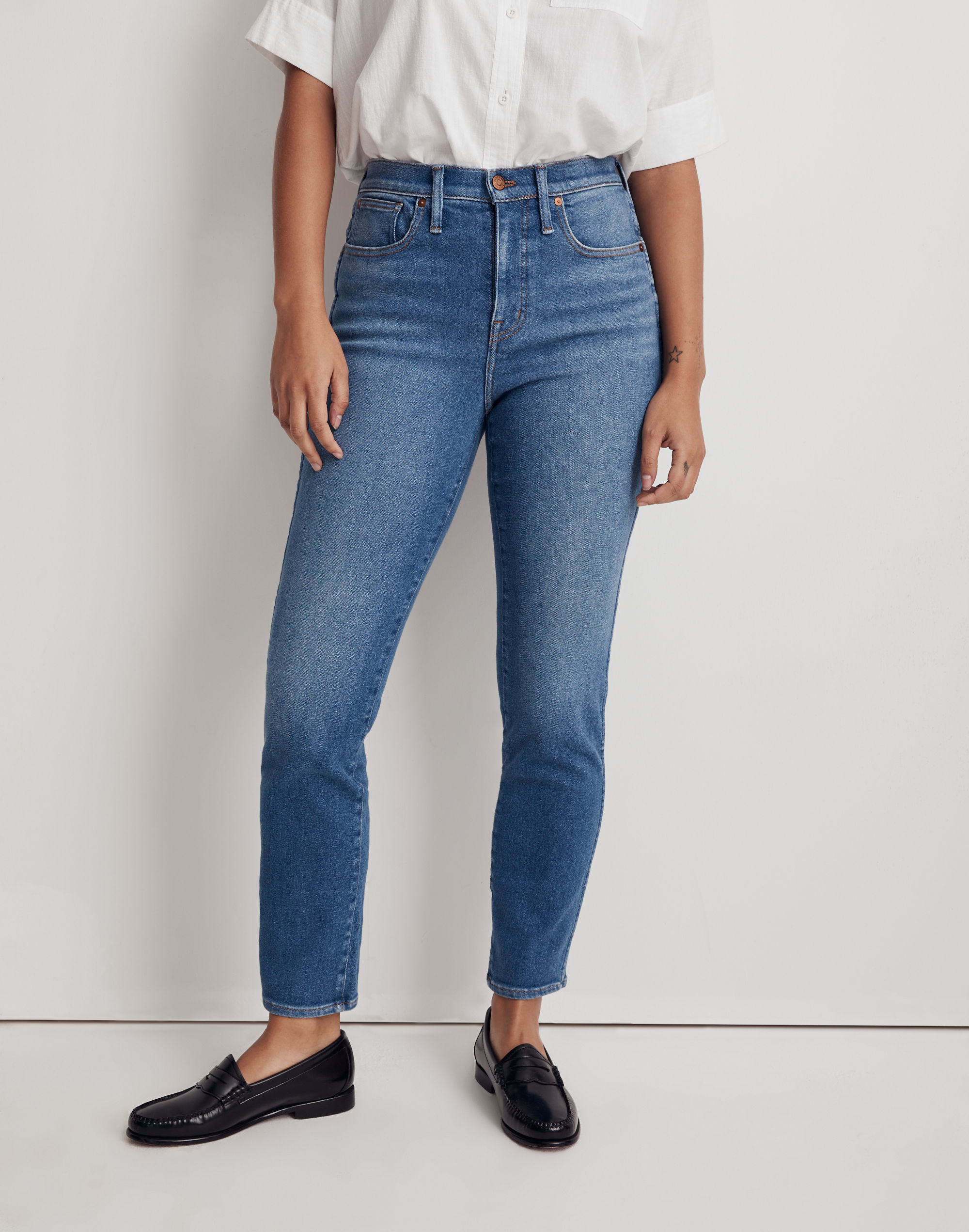 Curvy Stovepipe Jeans in Leaside Wash
