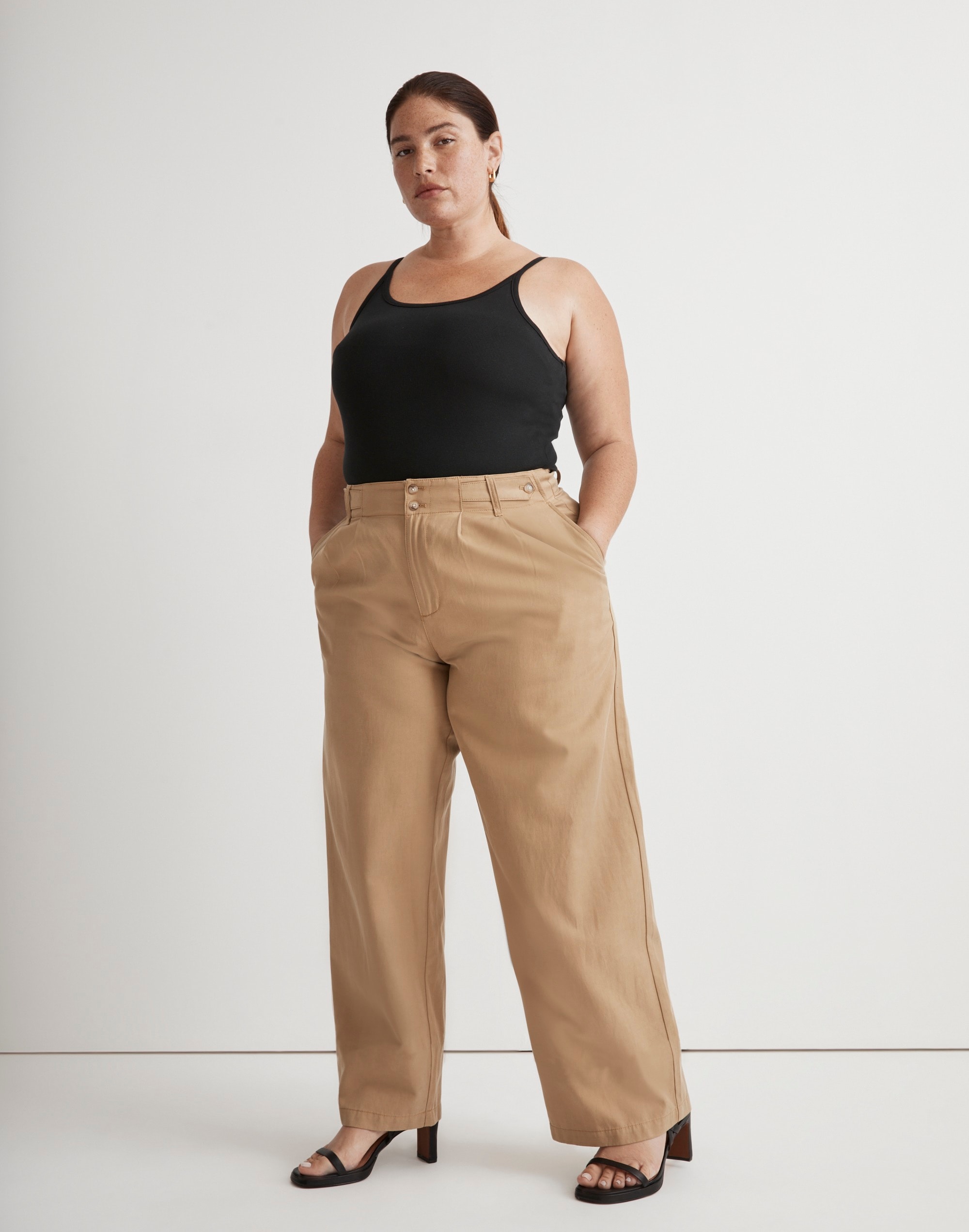 6 ways to wear Madewell's Harlow wide leg pants. Really love the khaki  meets trouser vibe of these. They're also so comfy! Save thi