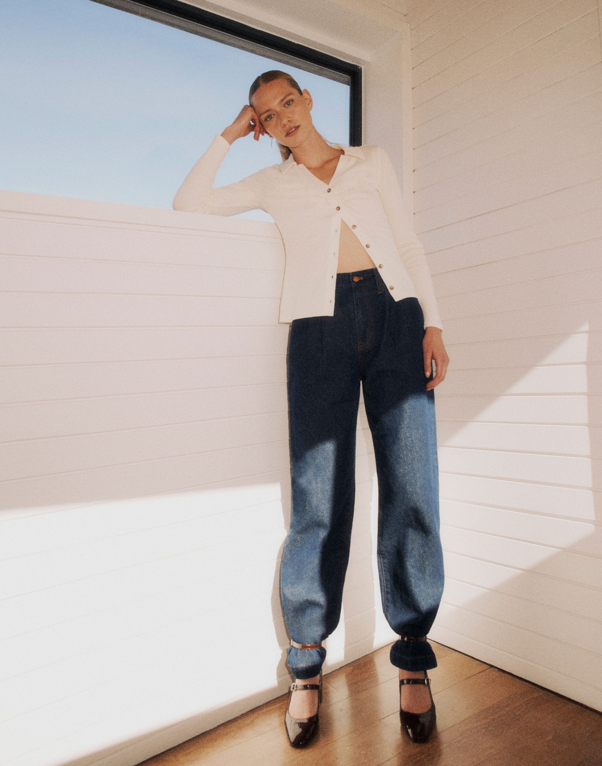 Baggy Straight Jeans in Woodham Wash: Pleated Edition