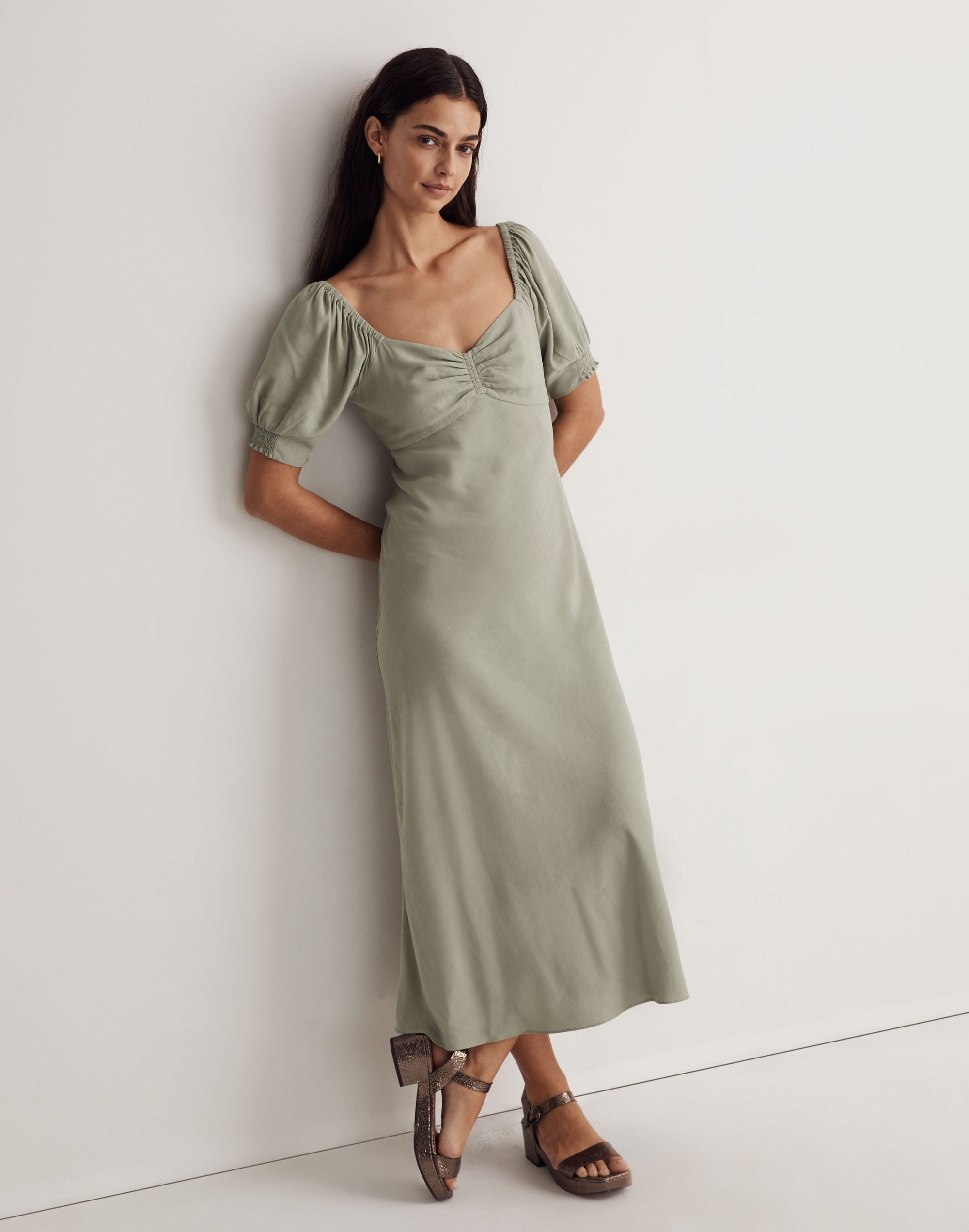 sweetheart puff sleeve midi dress