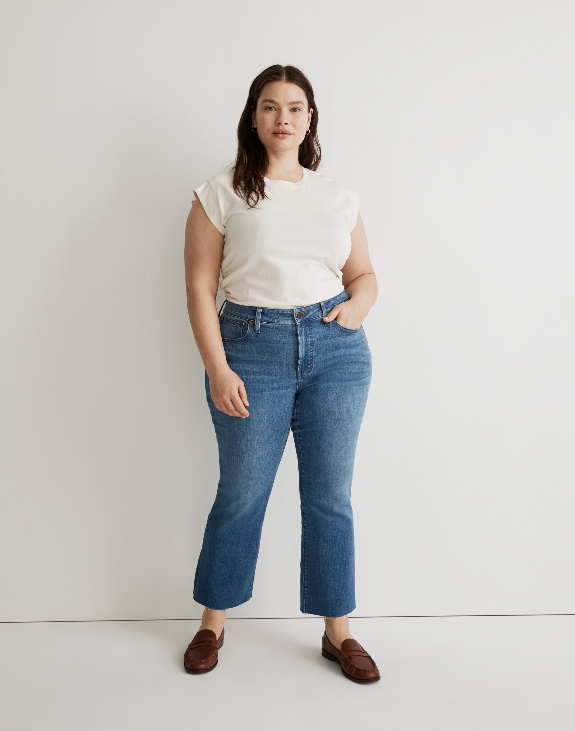 Plus Kick Out Crop Jeans in Cherryville Wash: Raw-Hem Edition