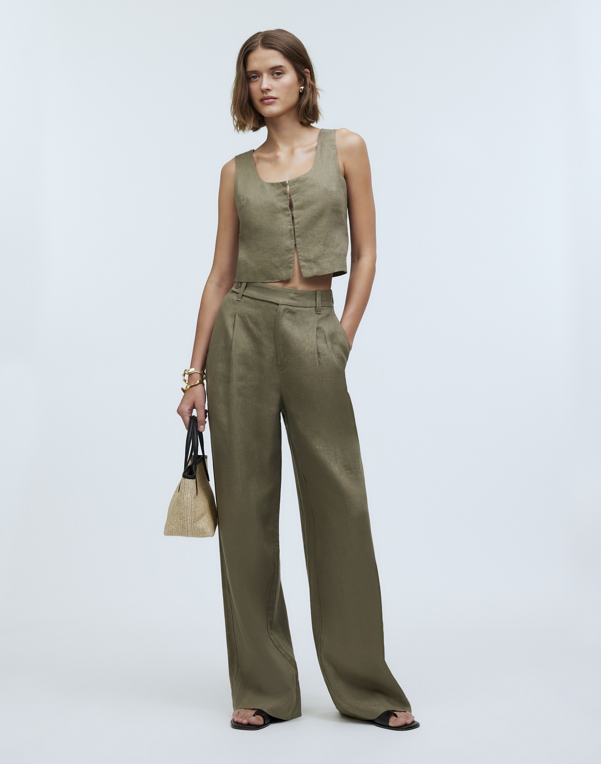 The Petite Harlow Wide-Leg Pant in 100% Linen