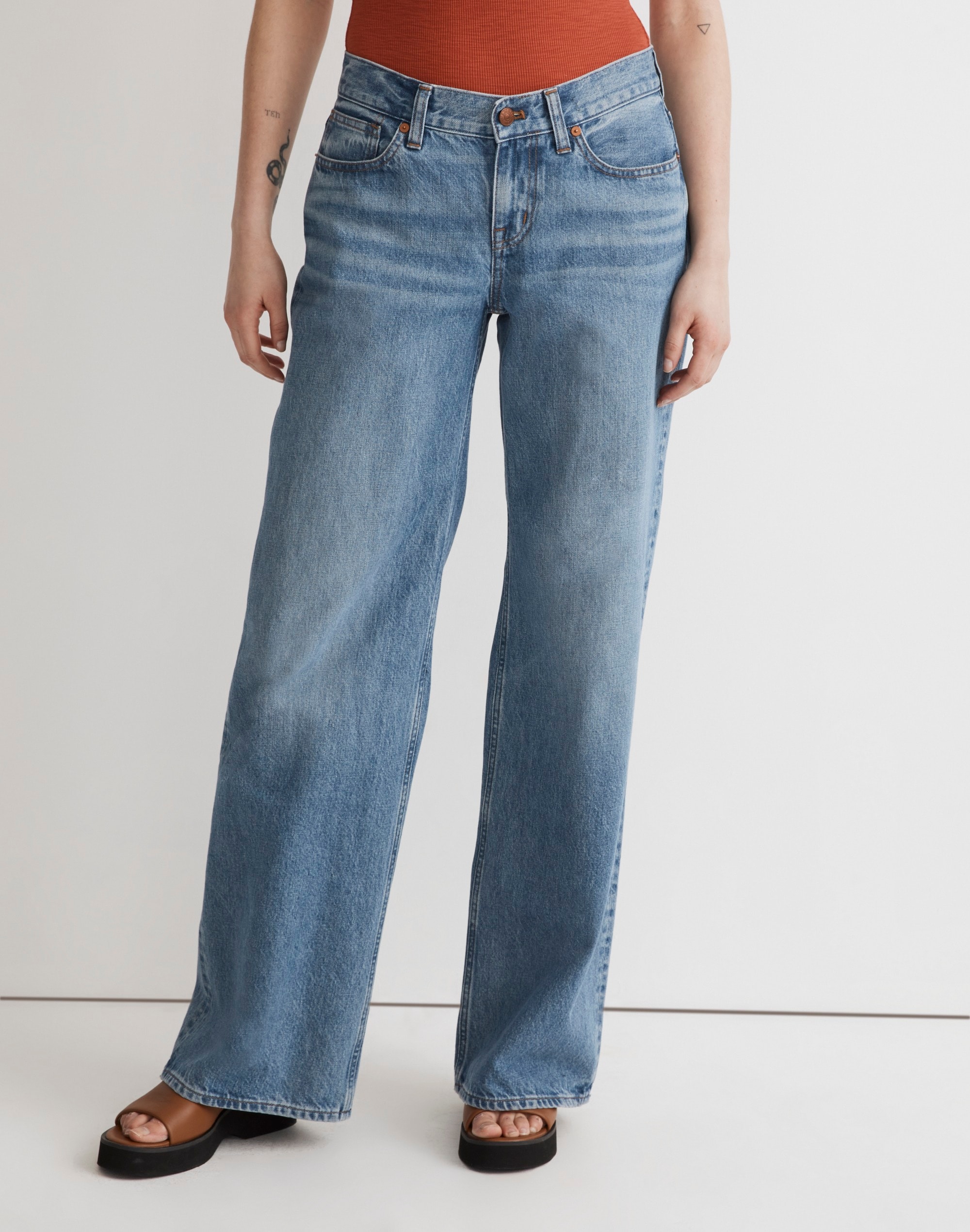 Low-Rise Superwide-Leg Jeans in Mainview Wash