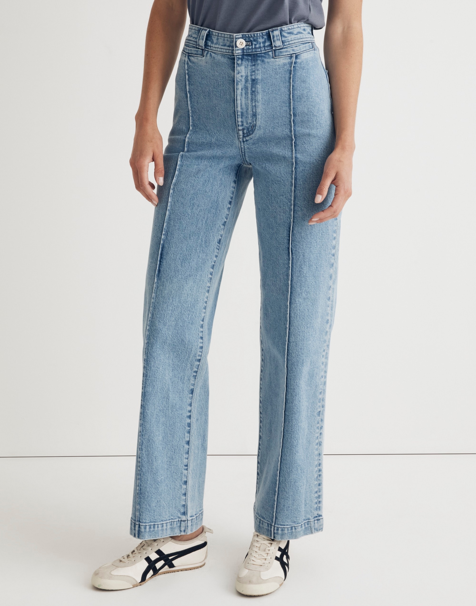 The Perfect Vintage Wide-Leg Jean in Paradelle Wash: Pintuck Edition