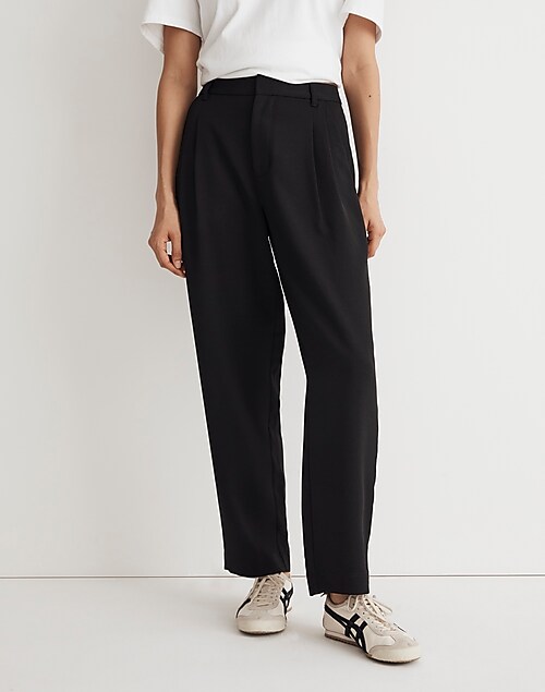Pleated Tapered Pants