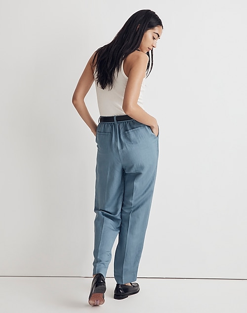 The Petite Tailored Tapered Pant in Linen-Blend