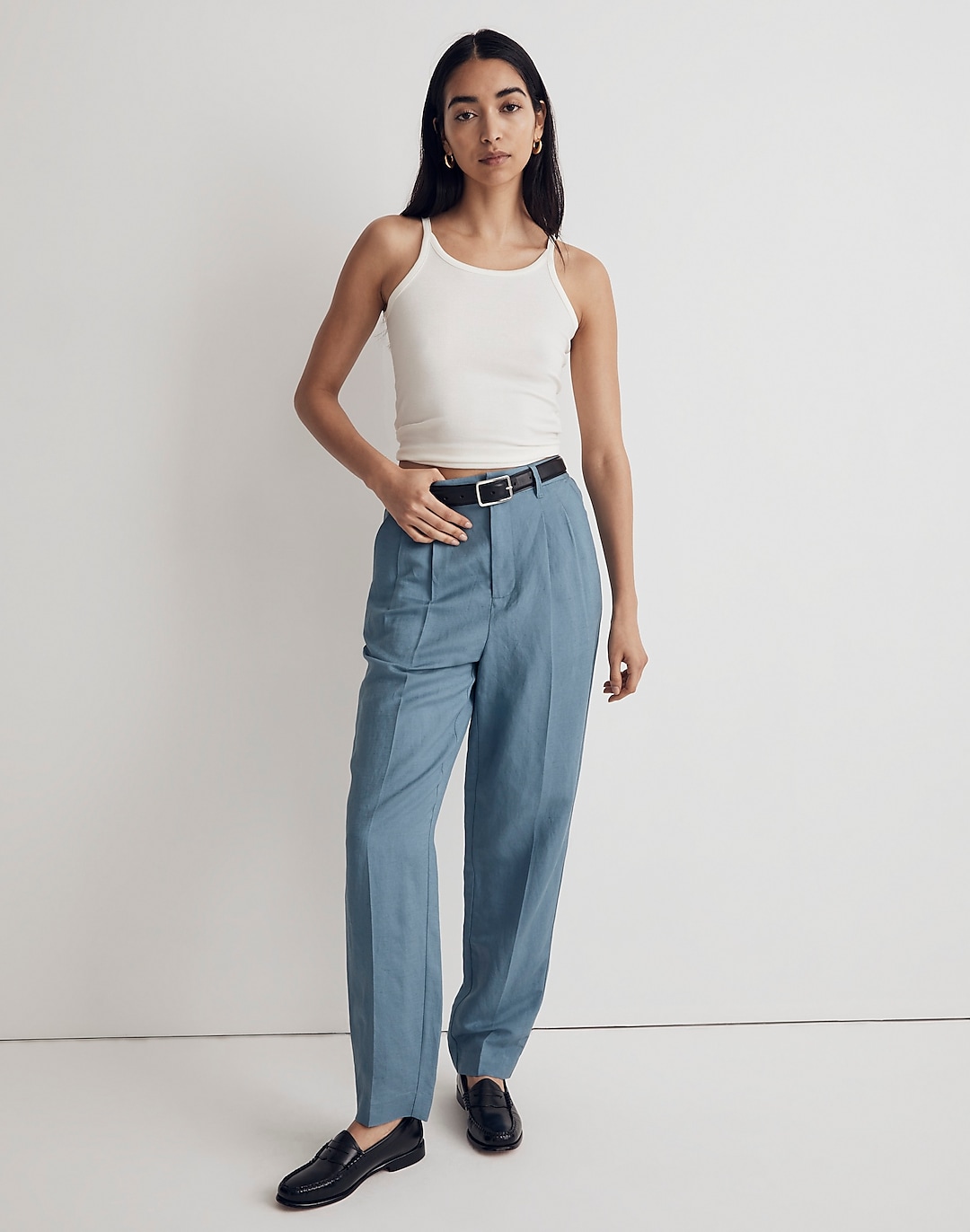 The Petite Tailored Tapered Pant in Linen-Blend