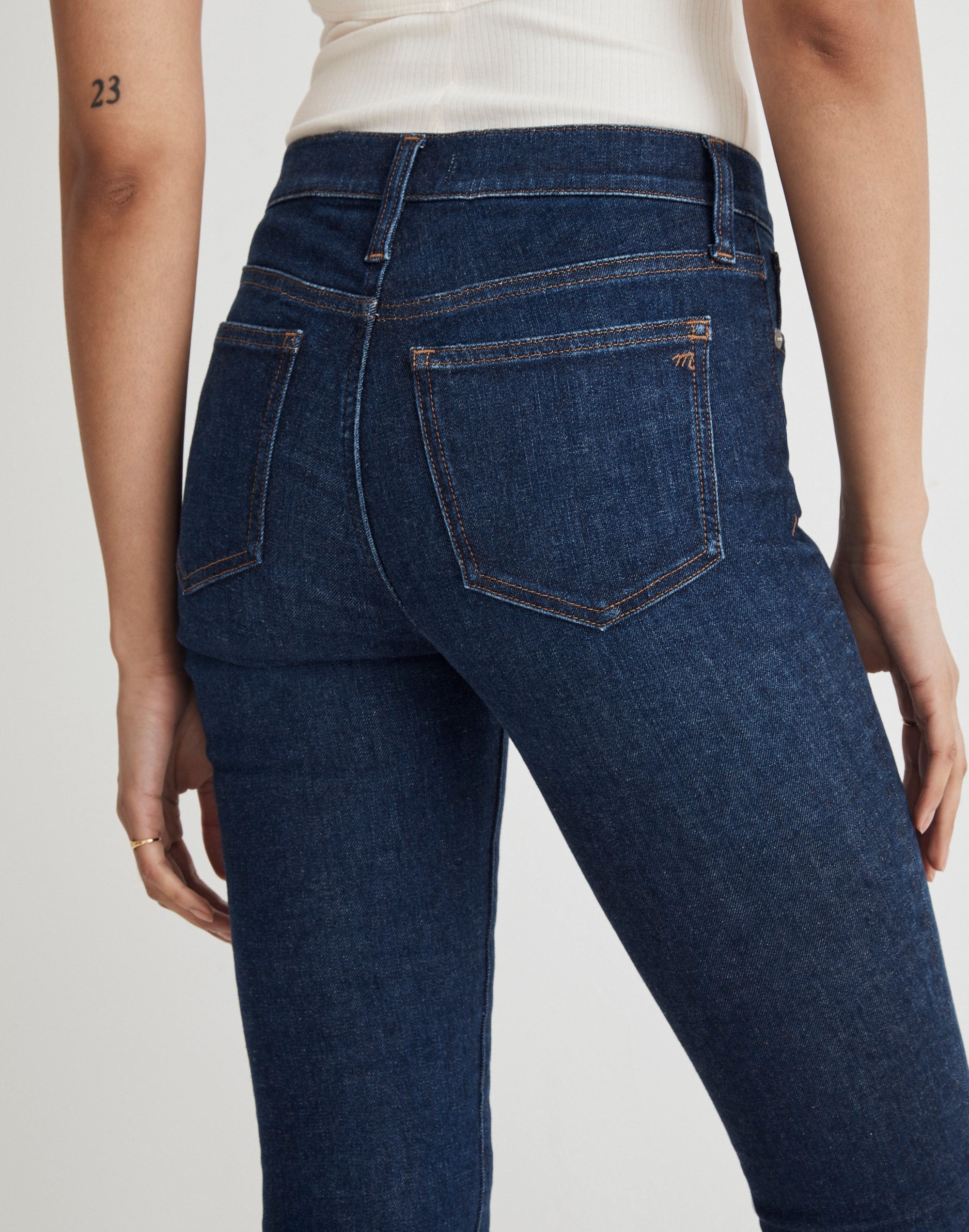 8" Skinny Jeans in Cortland Wash