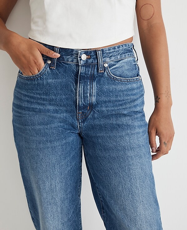 Curvy Low-Slung Straight Jeans in Palmina Wash