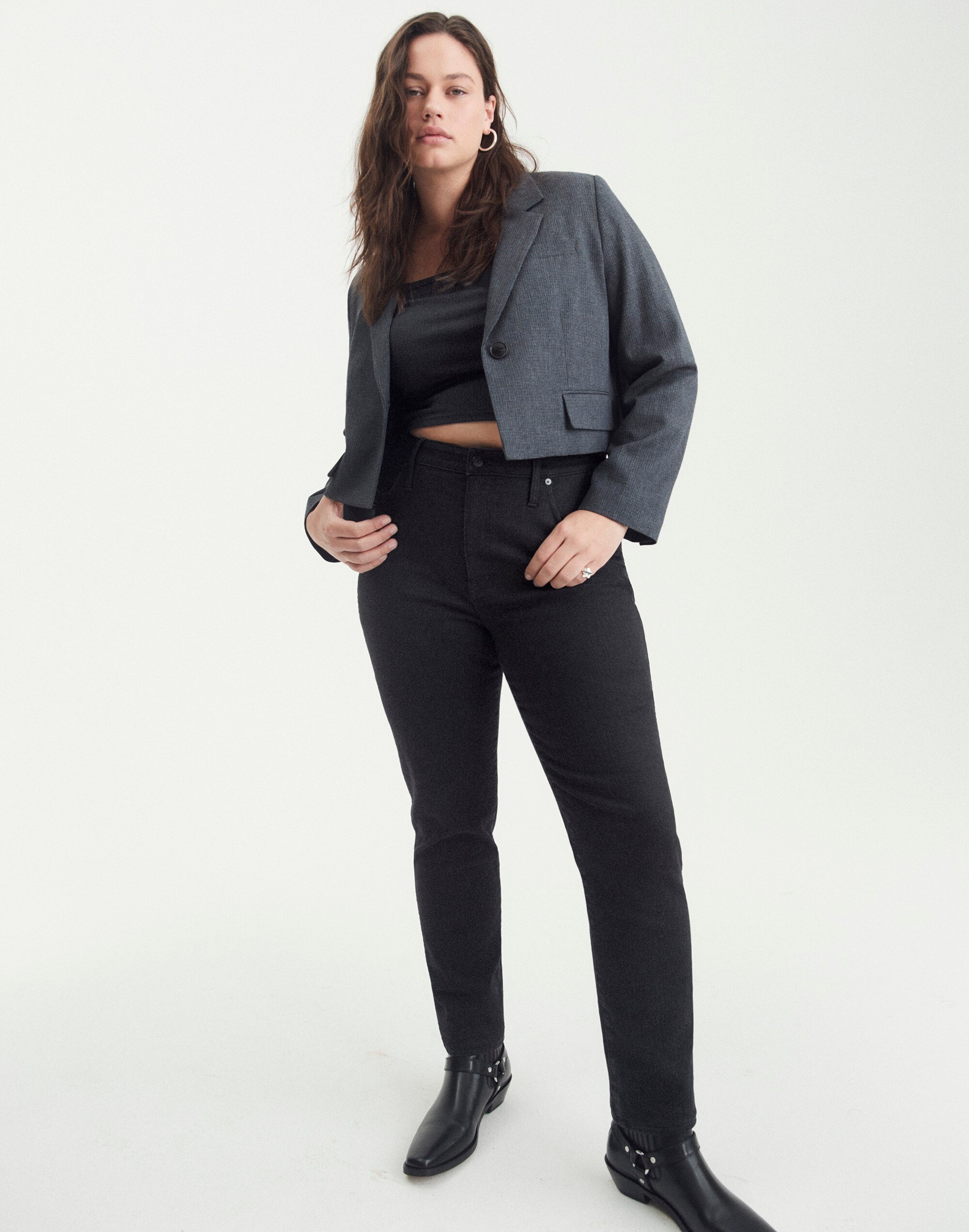 Curvy Stovepipe Jeans in Black Rinse Wash