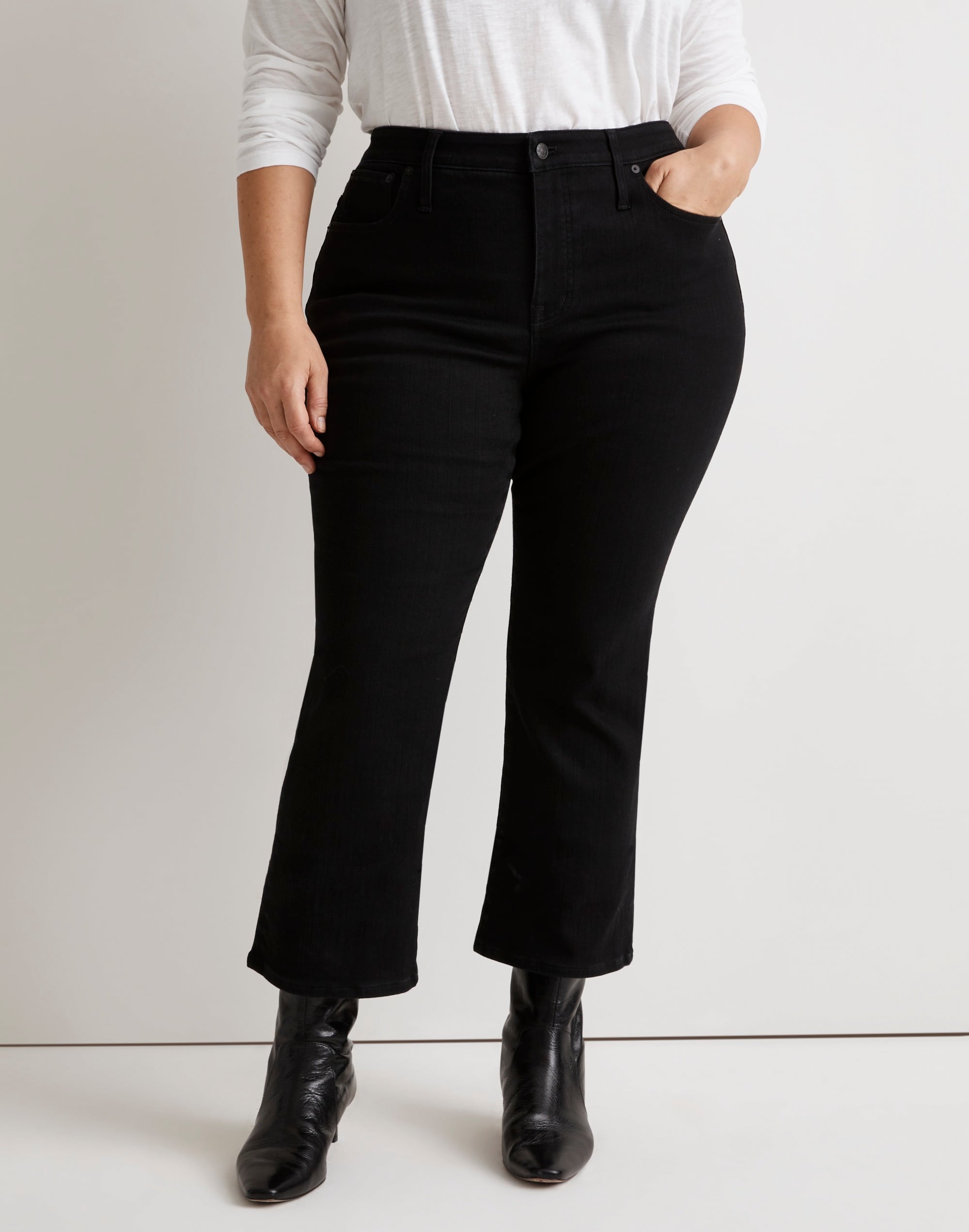 Plus Curvy Kick Out Crop Jeans in Black Rinse Wash | Madewell