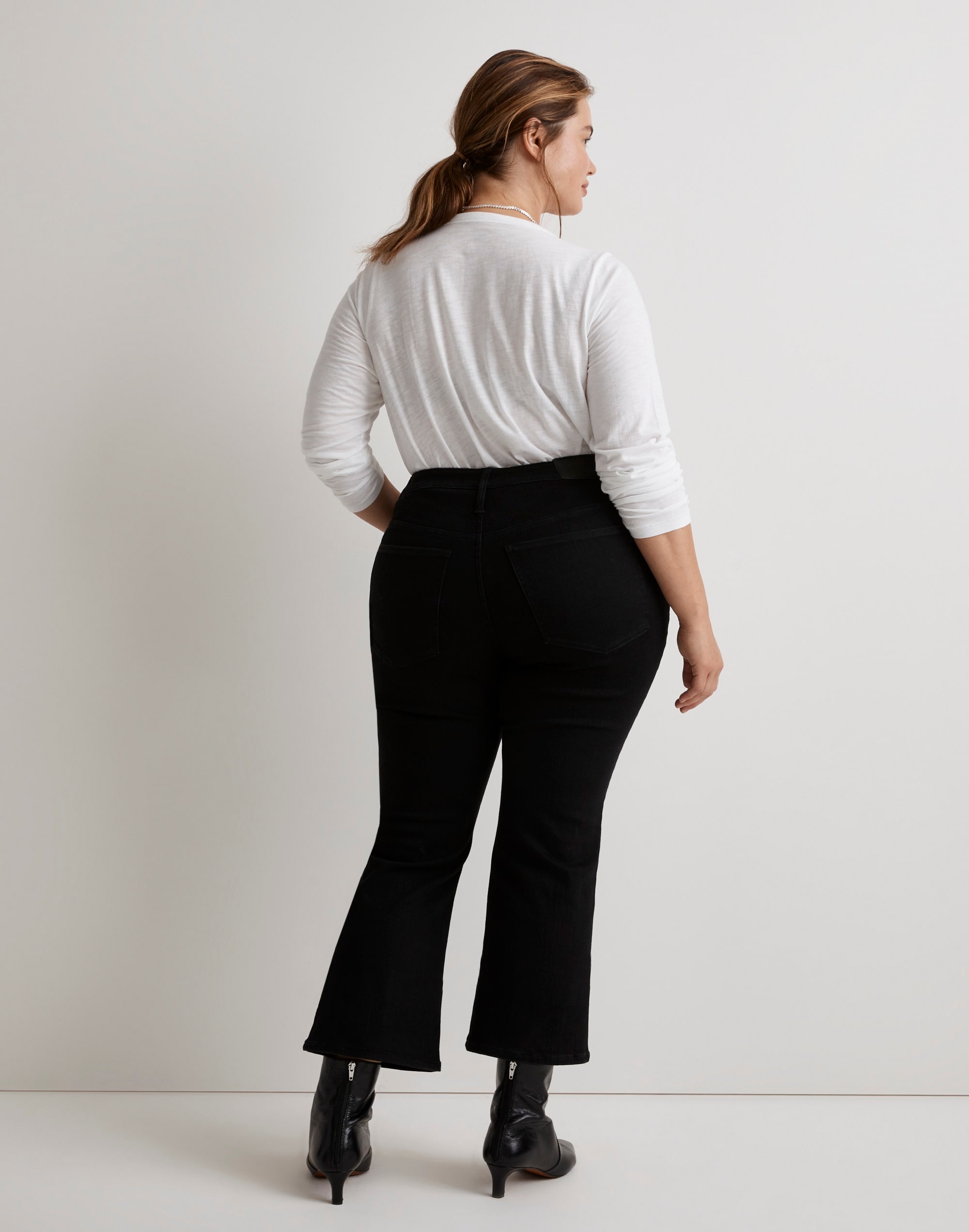 Plus Curvy Kick Out Crop Jeans in Black Rinse Wash | Madewell