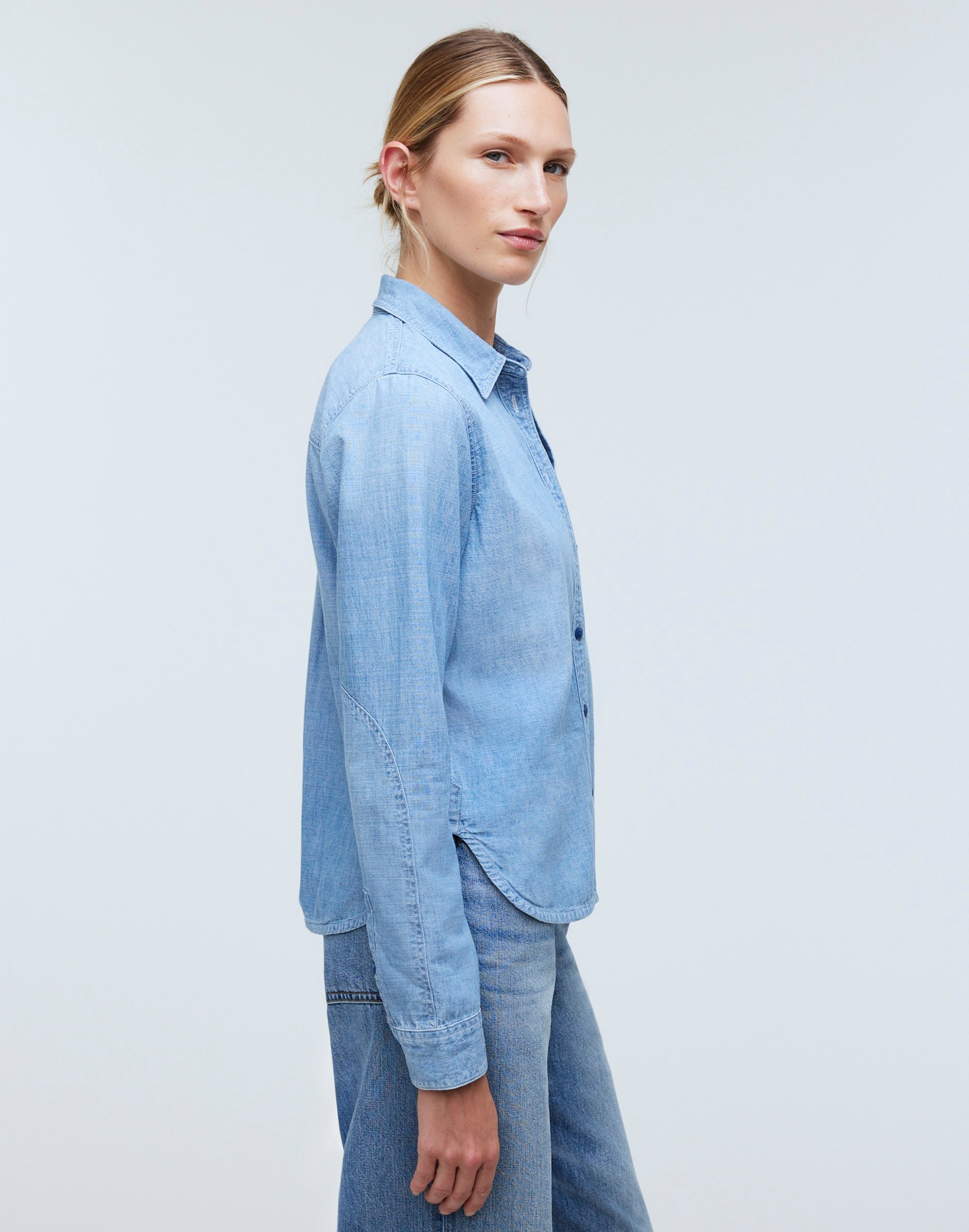 Madewell x Kaihara Chambray Button-Up Shirt in Elmfield Wash