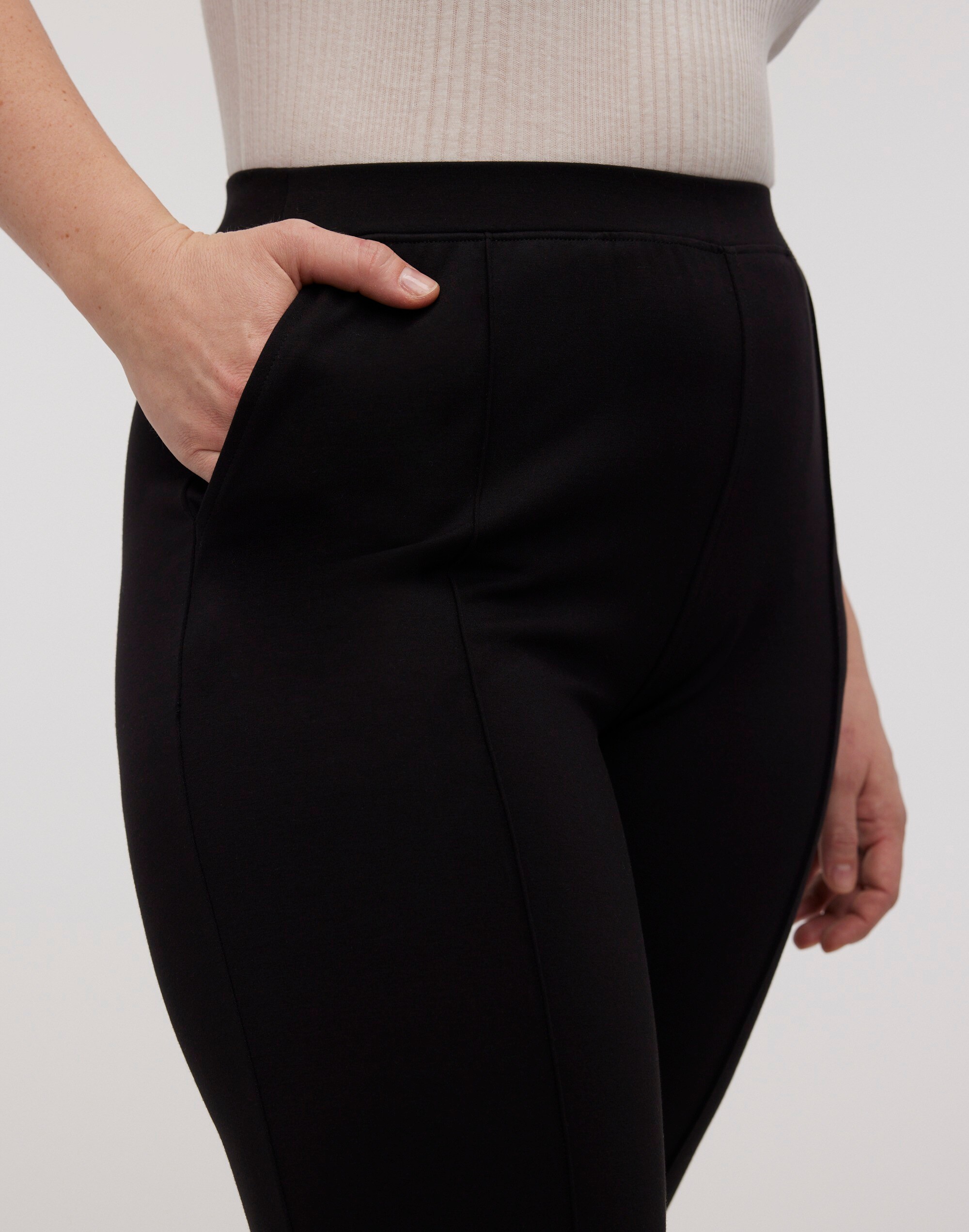 Lightweight Ponte Kickflare Leggings