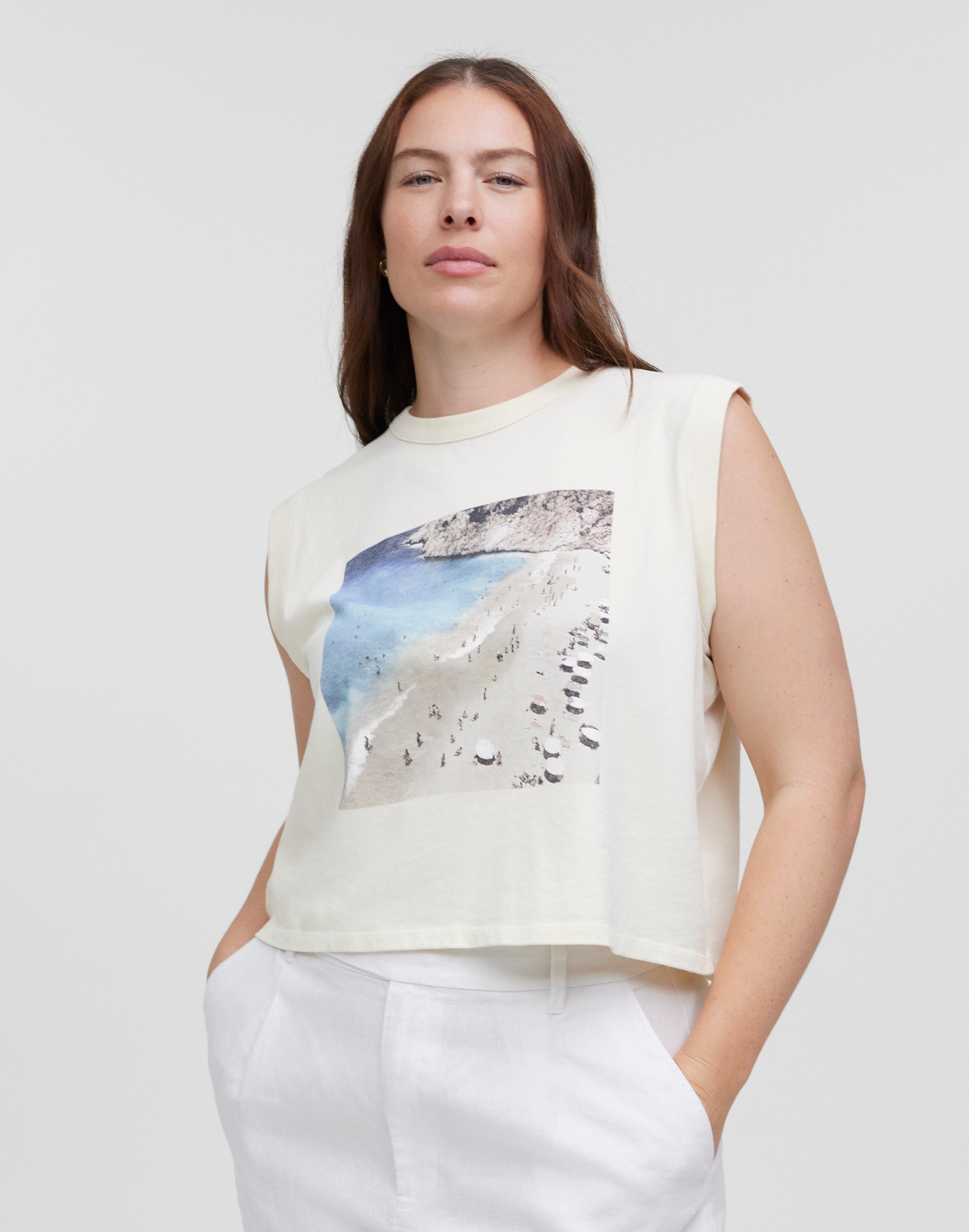 Mw Graphic Crewneck Muscle Tee In Antique Cream