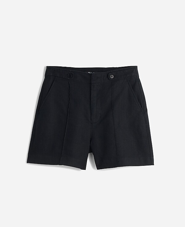 Clean Button-Tab Shorts in 100% Linen