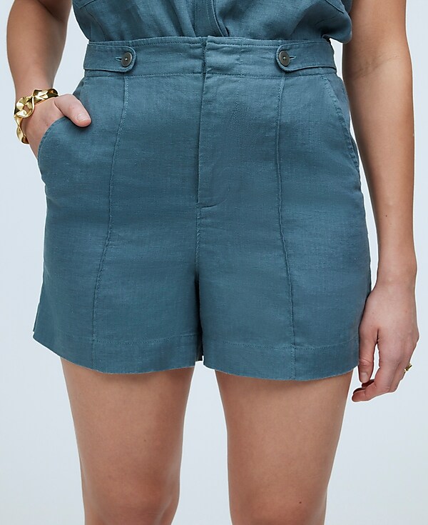 Clean Button-Tab Shorts in 100% Linen