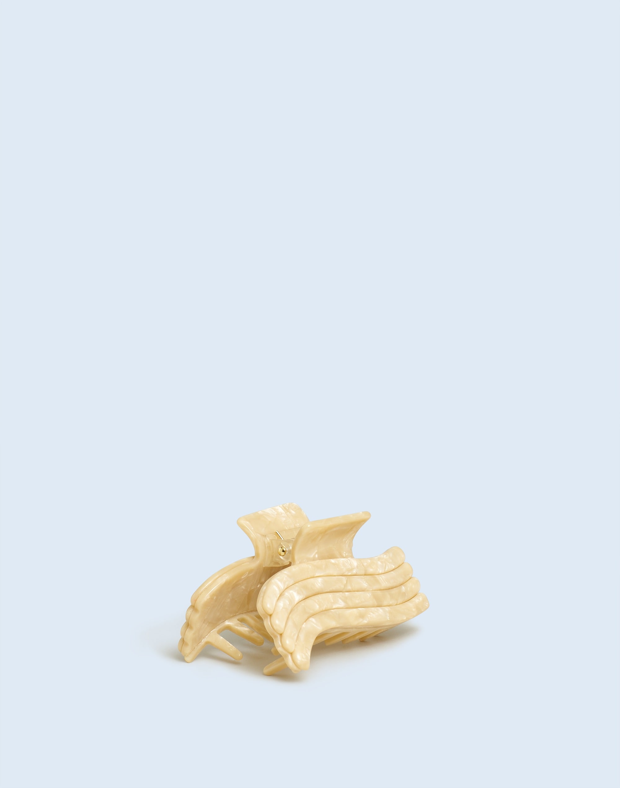 Mw Ribbed Wavy Medium Claw Hair Clip In Pale Maize