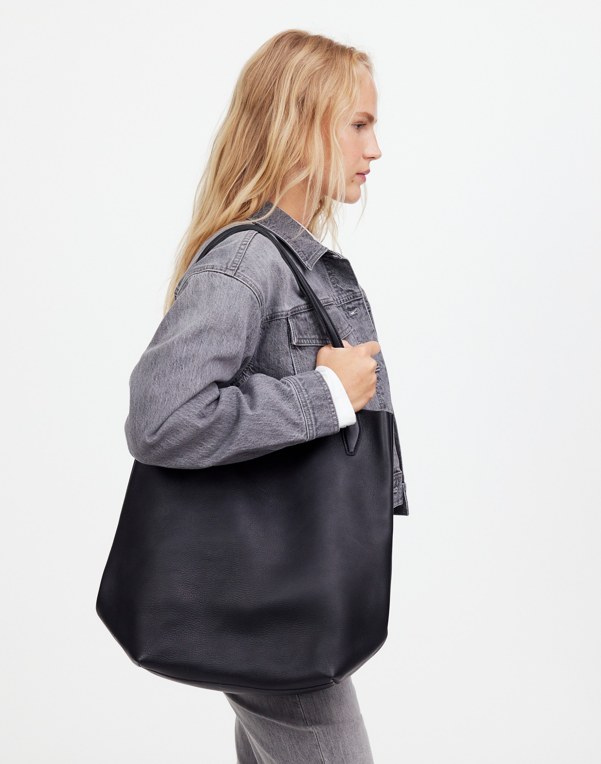 The Oversized Shopper Tote in Soft Grain Leather | Madewell