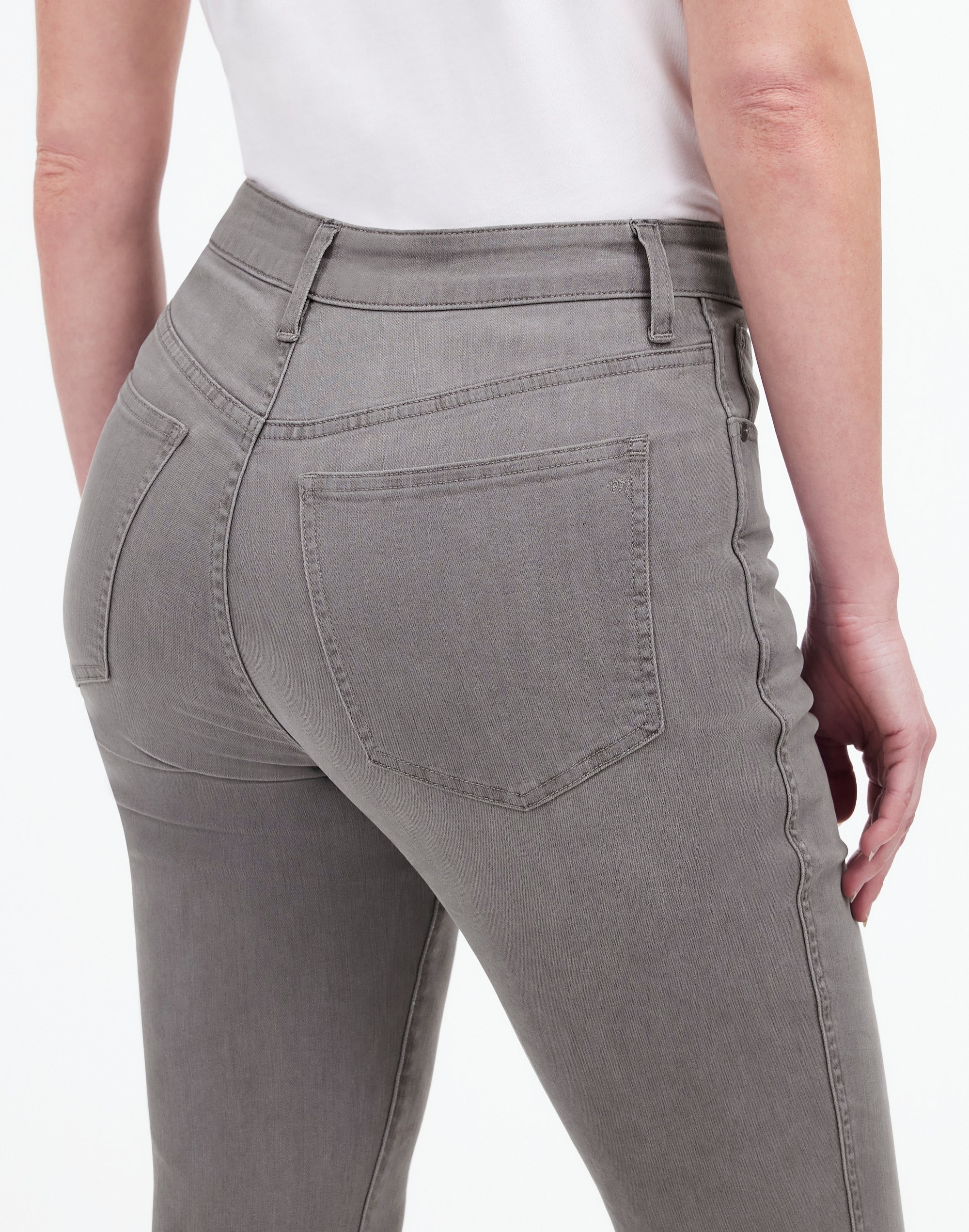 Petite Curvy Mid-Rise Stovepipe Jeans Hallandale Wash | Madewell