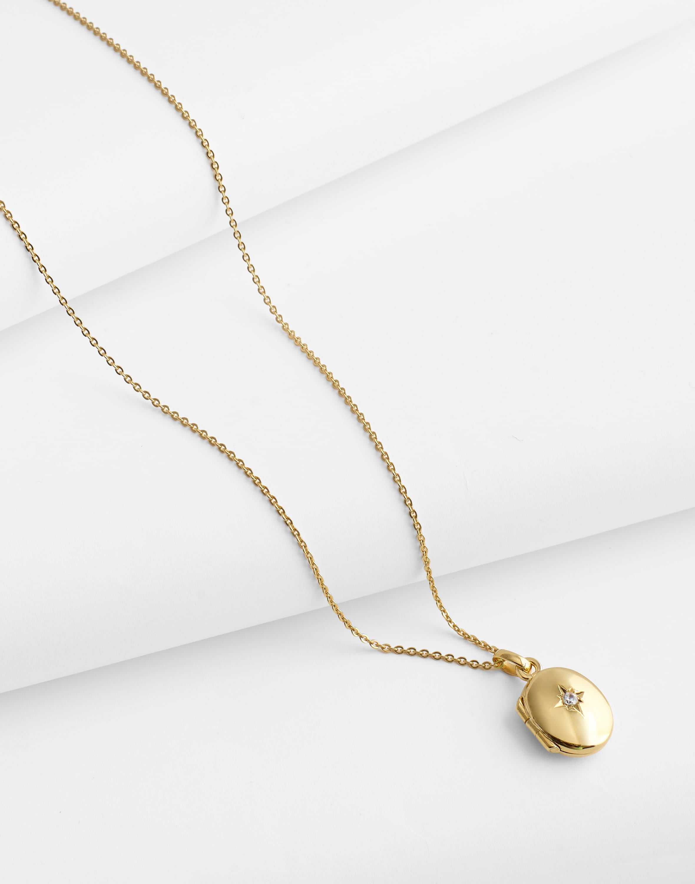 Demi-Fine Oval Locket Necklace | Madewell