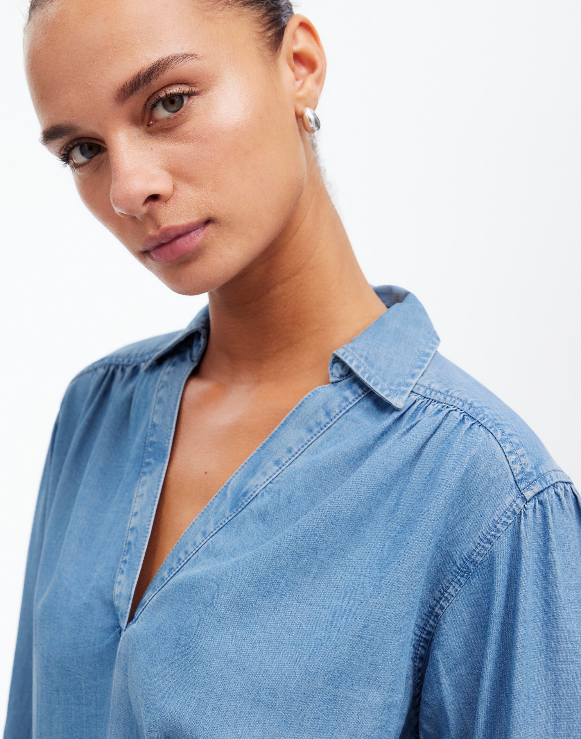 Chambray Easy Y-Neck Button-Up Shirt Ritch Wash | Madewell