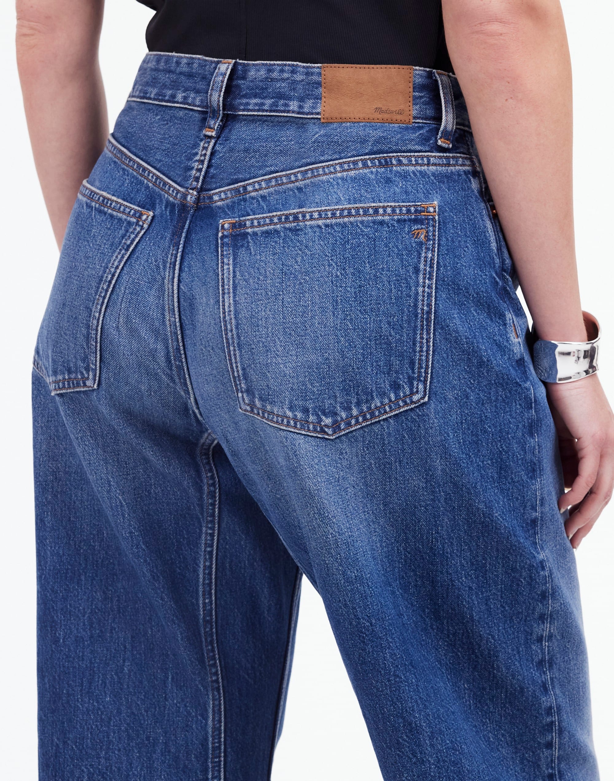 The Curvy Darted Barrel-Leg Jean Irmo Wash | Madewell