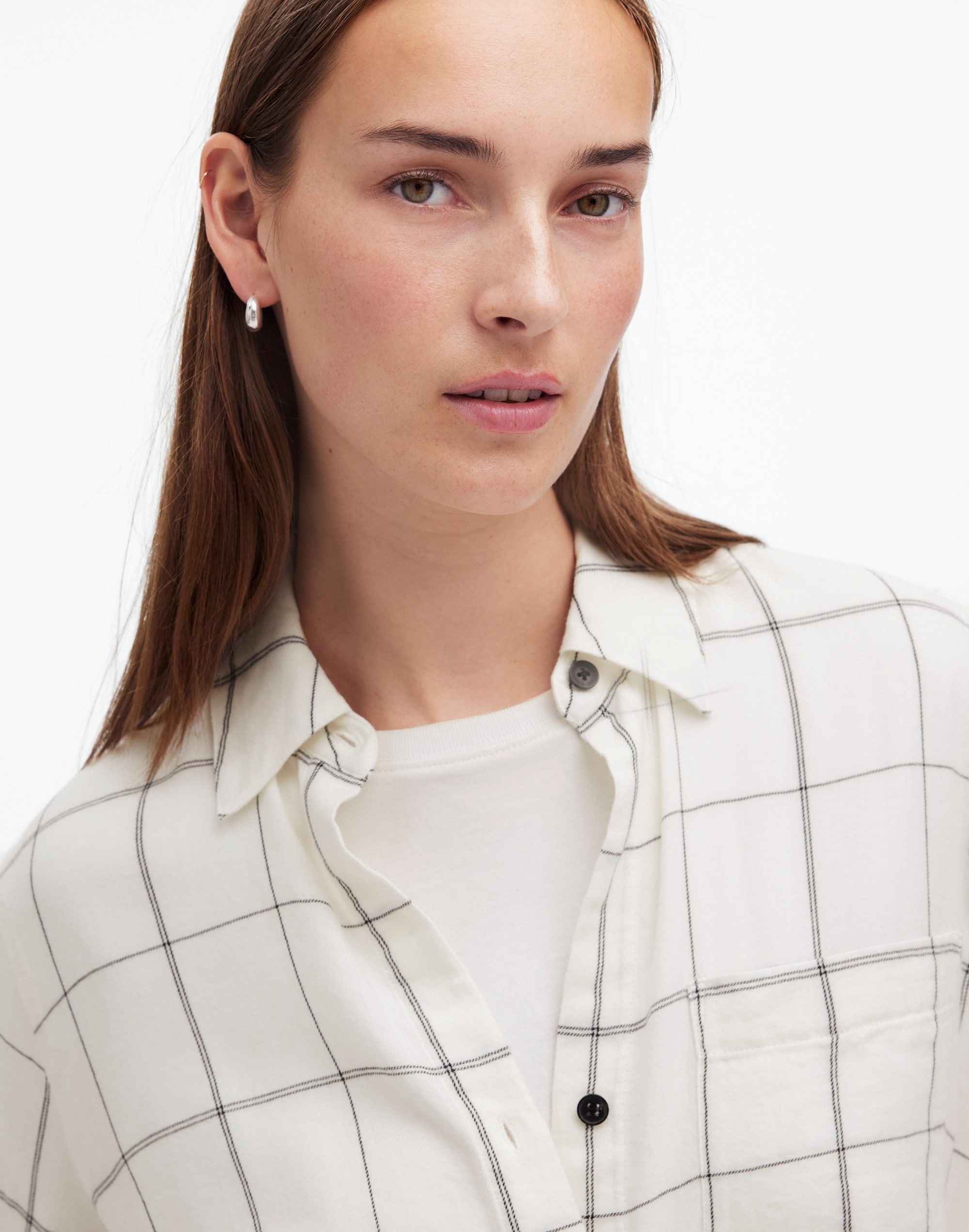 Mw Easy Y-neck Button-up Shirt In White