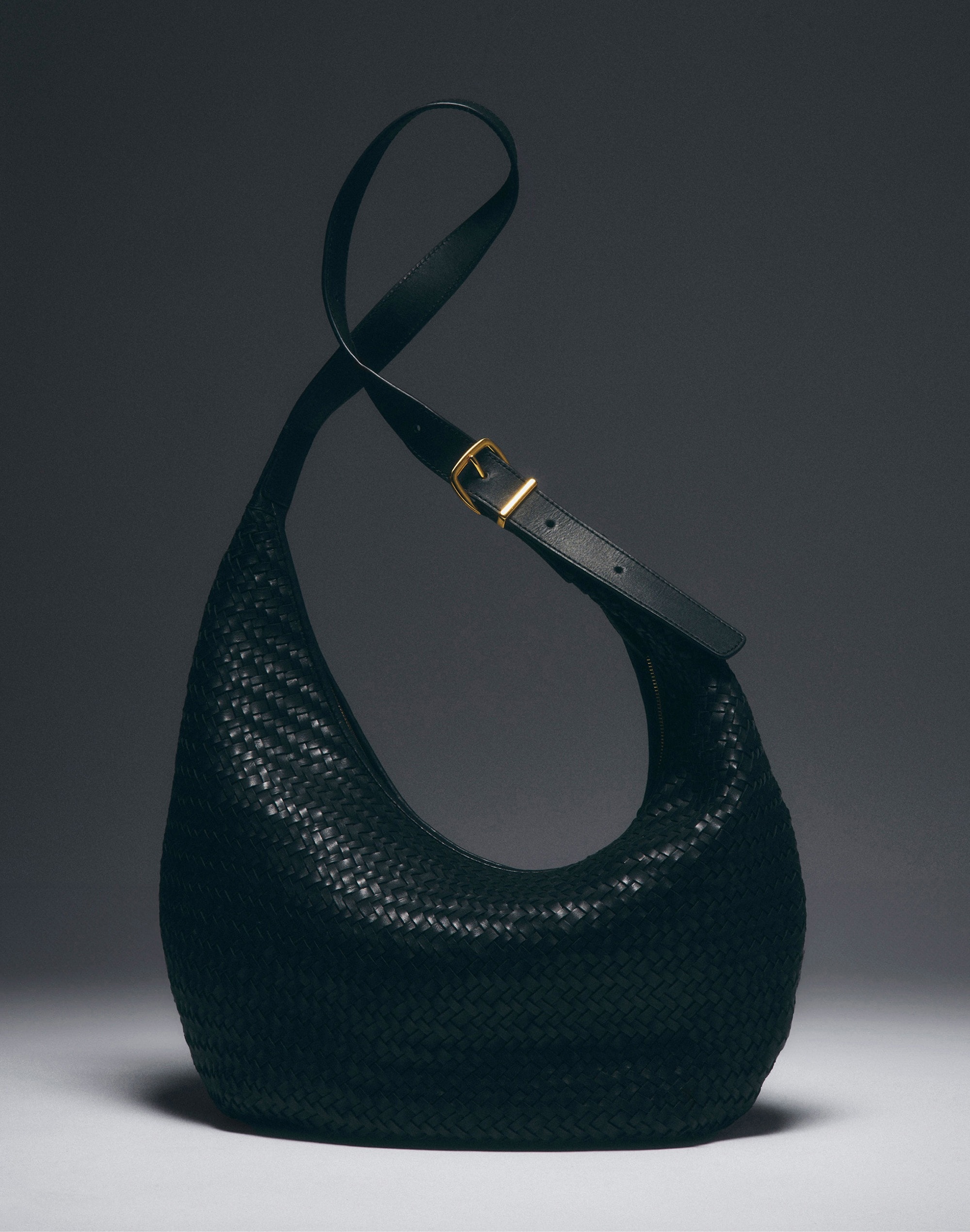 The Essential Curve Shoulder Bag