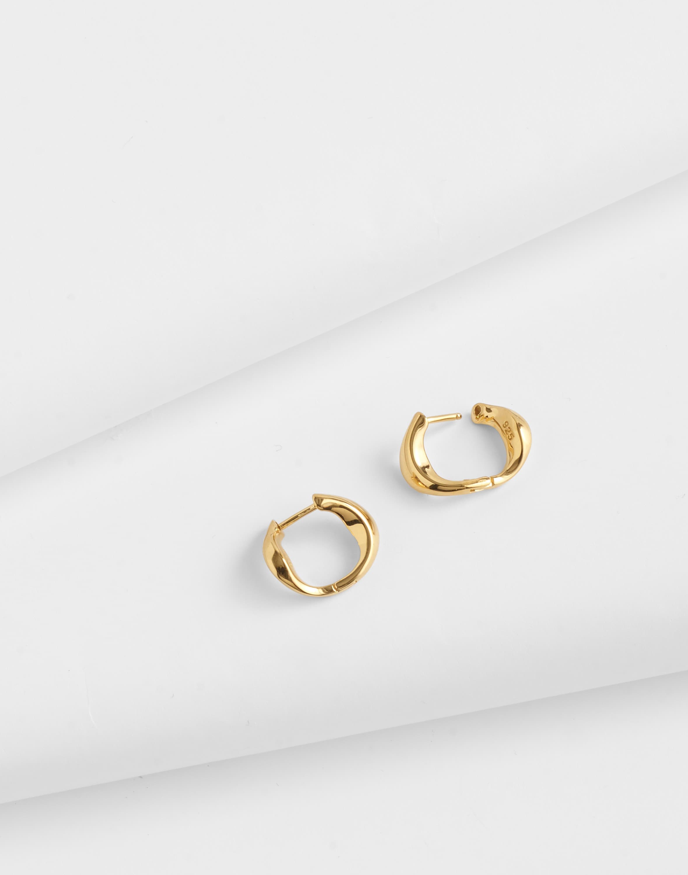 Demi-Fine Twist Huggie Hoop Earrings | Madewell