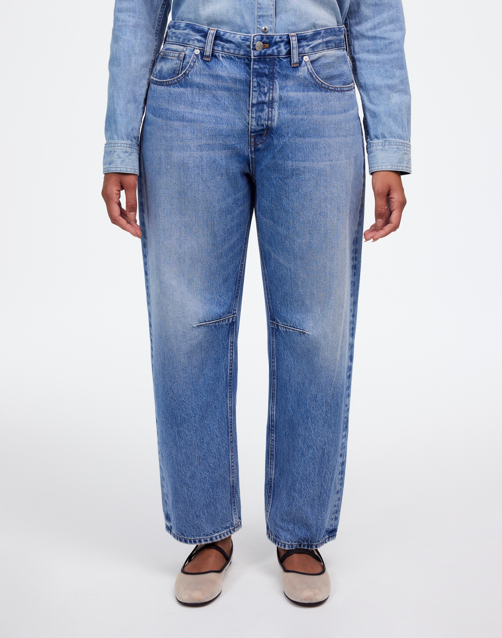 The Curvy Darted Barrel-Leg Jean Dobbins Wash | Madewell