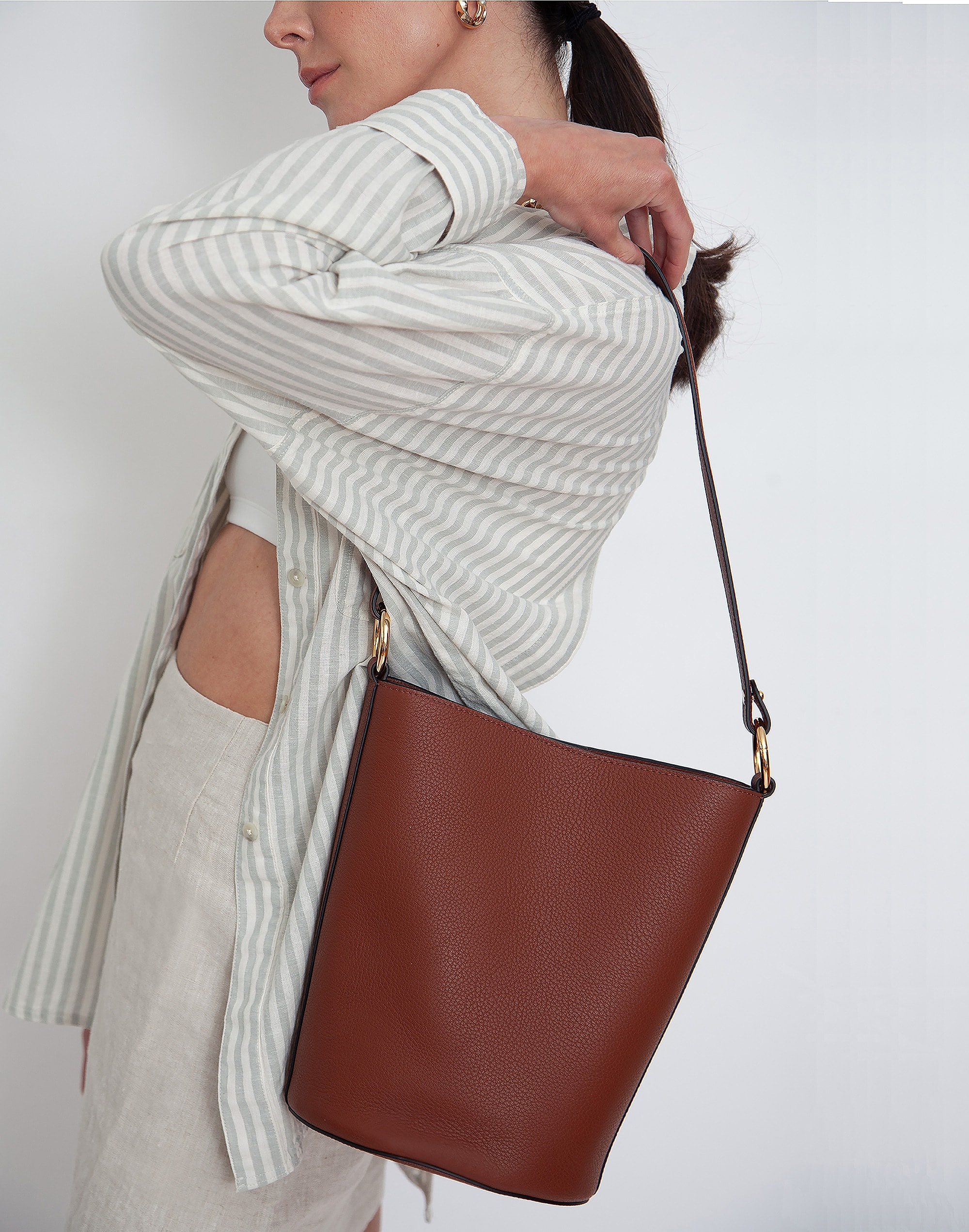 Hyer Goods Luxe Convertible Bucket Bag | Madewell