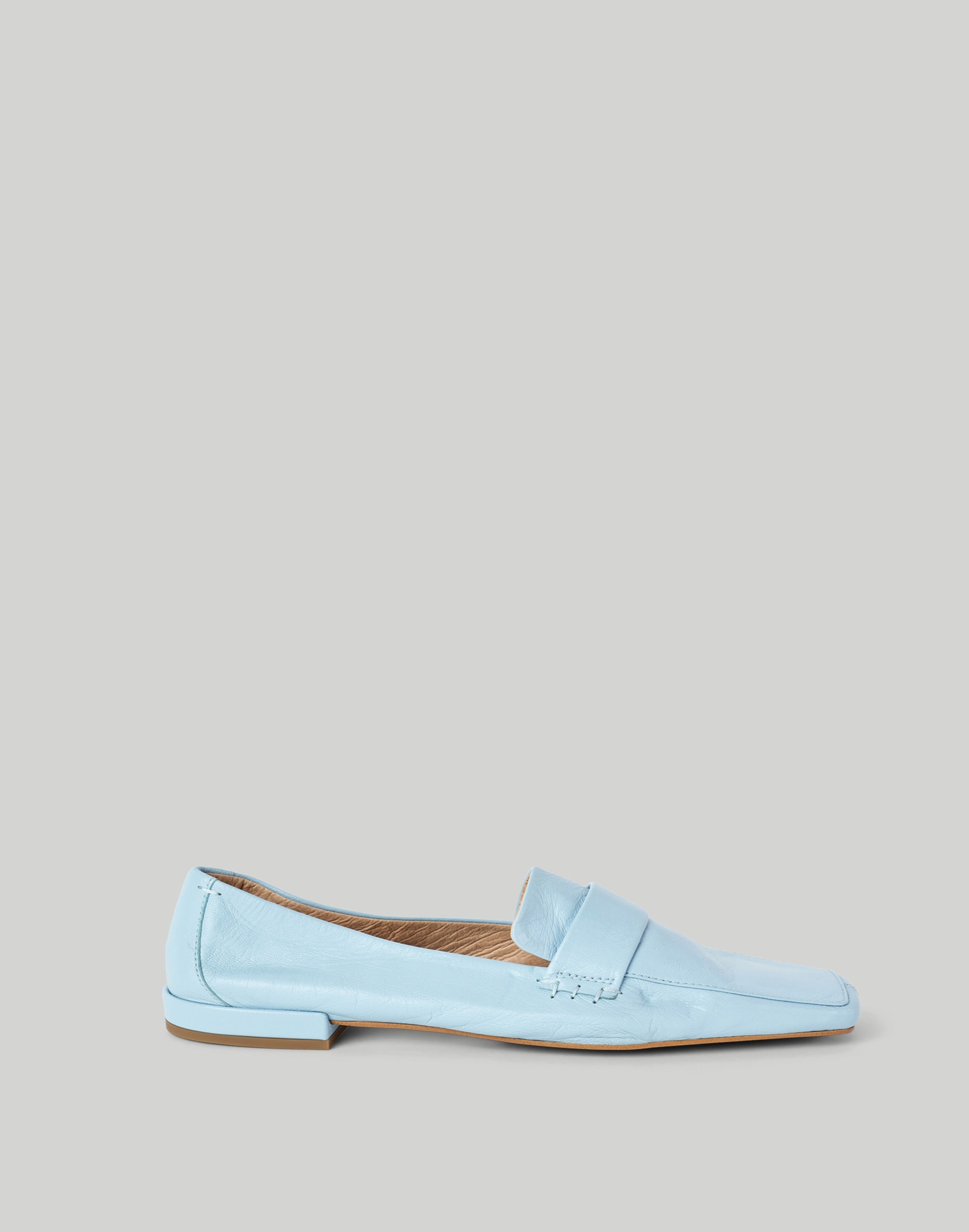Intentionally Blank Pinky Loafer