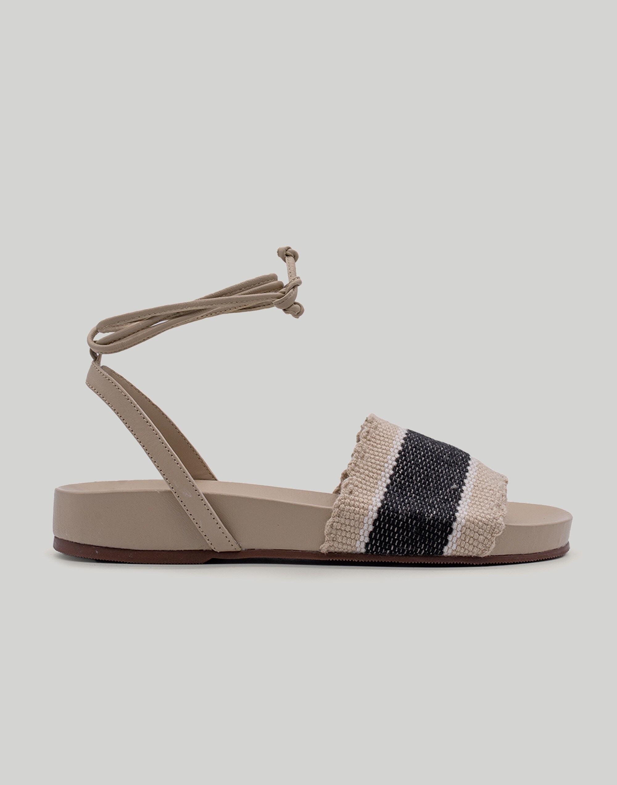 KAANAS Iris wrap around Pool slide w. Handwoven upper | Madewell